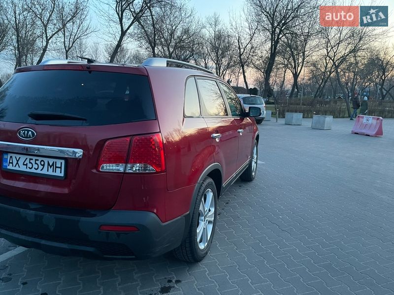 Внедорожник / Кроссовер Kia Sorento 2010 в Харькове