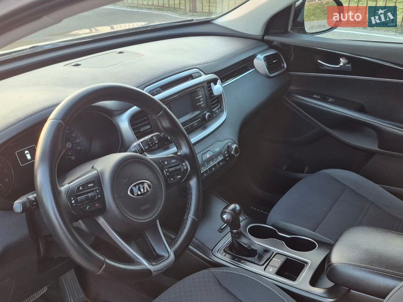 Позашляховик / Кросовер Kia Sorento 2016 в Луцьку