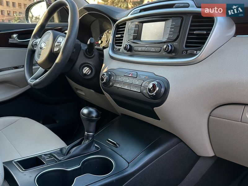 Позашляховик / Кросовер Kia Sorento 2017 в Києві