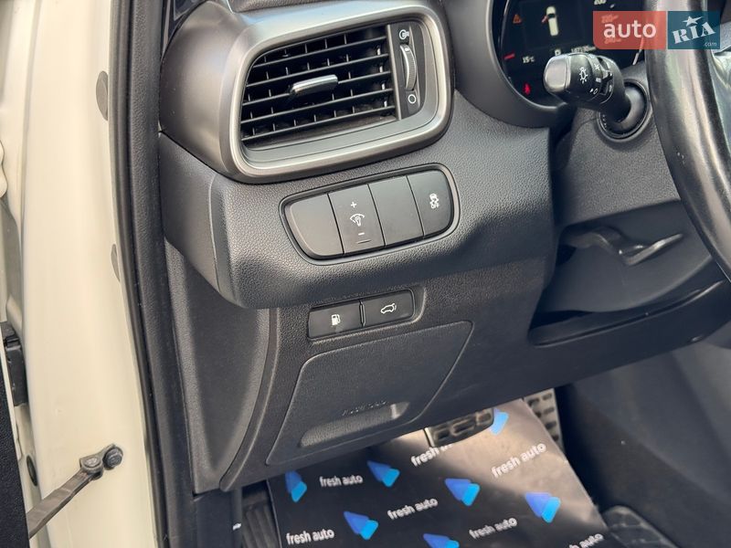 Позашляховик / Кросовер Kia Sorento 2016 в Рівному