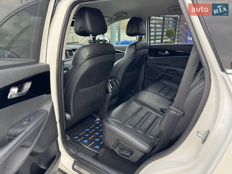 Позашляховик / Кросовер Kia Sorento 2016 в Рівному
