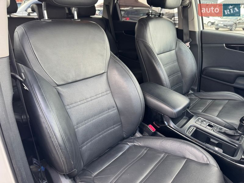 Позашляховик / Кросовер Kia Sorento 2016 в Рівному