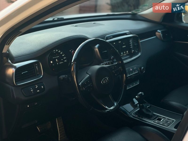 Позашляховик / Кросовер Kia Sorento 2015 в Стрию