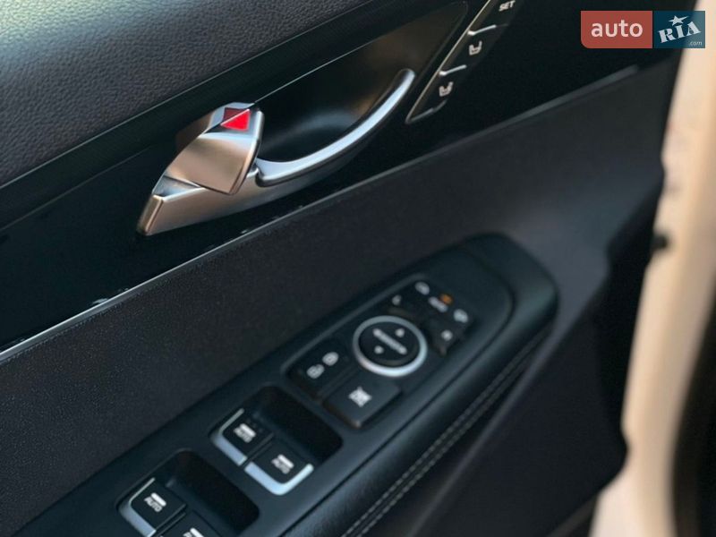 Позашляховик / Кросовер Kia Sorento 2015 в Стрию