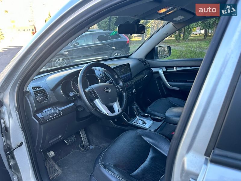 Позашляховик / Кросовер Kia Sorento 2010 в Рівному
