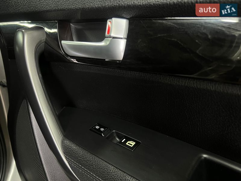 Позашляховик / Кросовер Kia Sorento 2013 в Одесі