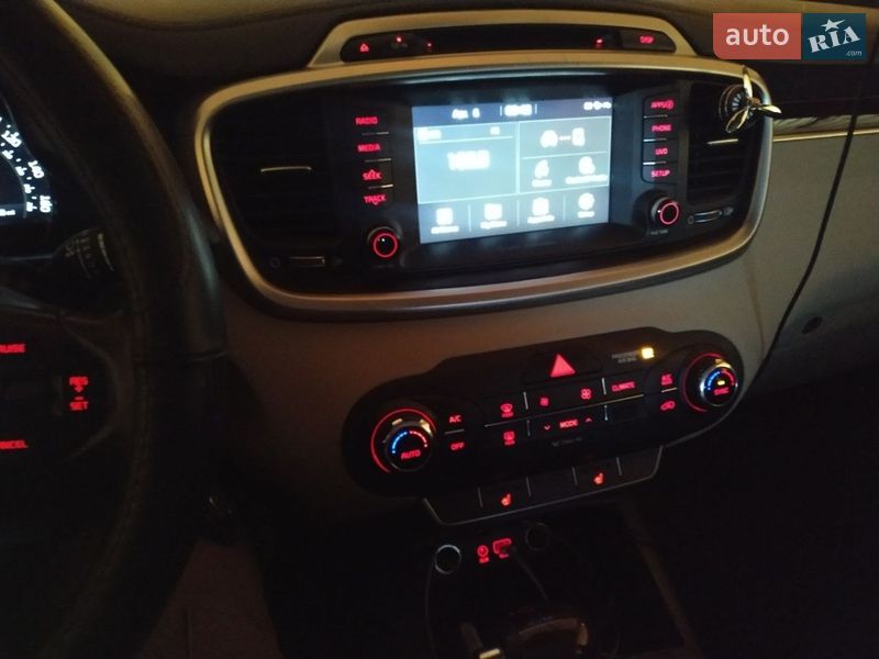Позашляховик / Кросовер Kia Sorento 2016 в Сколе