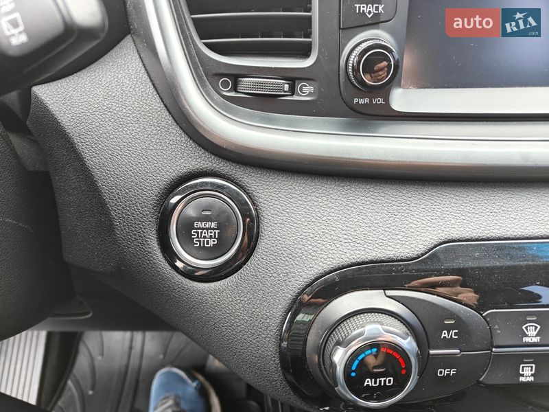 Внедорожник / Кроссовер Kia Sorento 2016 в Пятихатках фото 12 Внедорожник / Кроссовер Kia Sorento 2016 в Пятихатках