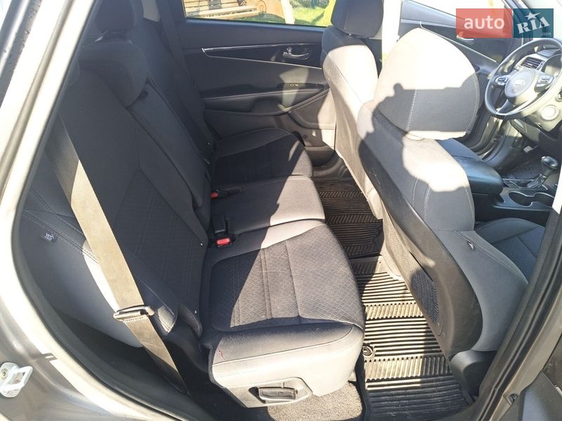 Внедорожник / Кроссовер Kia Sorento 2017 в Деражне фото 8 Внедорожник / Кроссовер Kia Sorento 2017 в Деражне