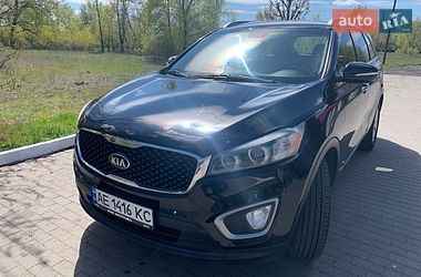 Позашляховик / Кросовер Kia Sorento 2016 в Павлограді