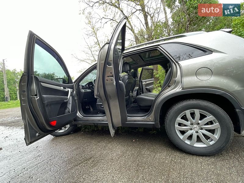 Внедорожник / Кроссовер Kia Sorento 2011 в Святопетровское