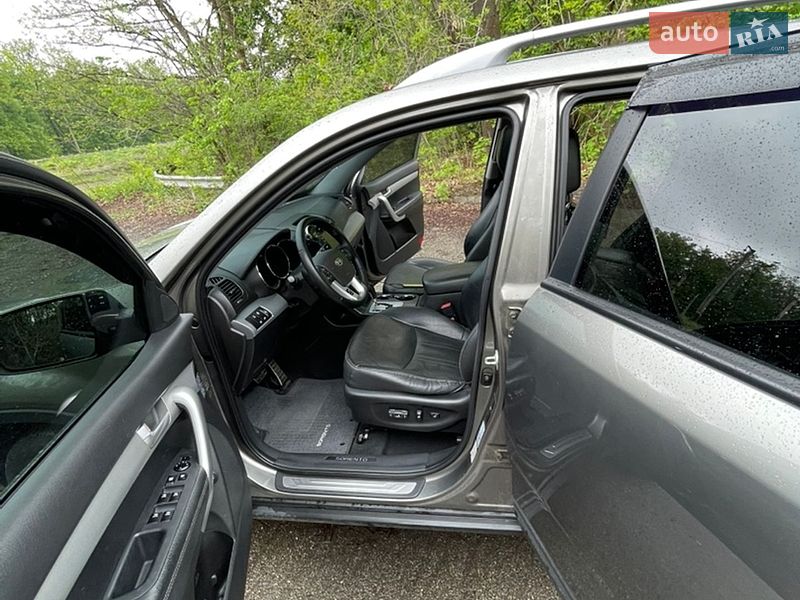 Внедорожник / Кроссовер Kia Sorento 2011 в Святопетровское