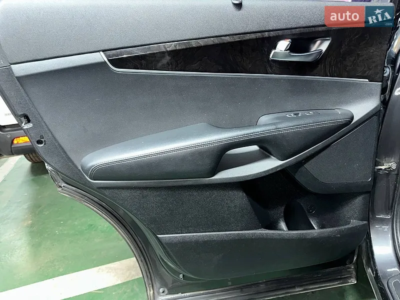 Kia Sorento 2015 VIN KNAPS81ABFA062091 фото оголошення 19 з 48