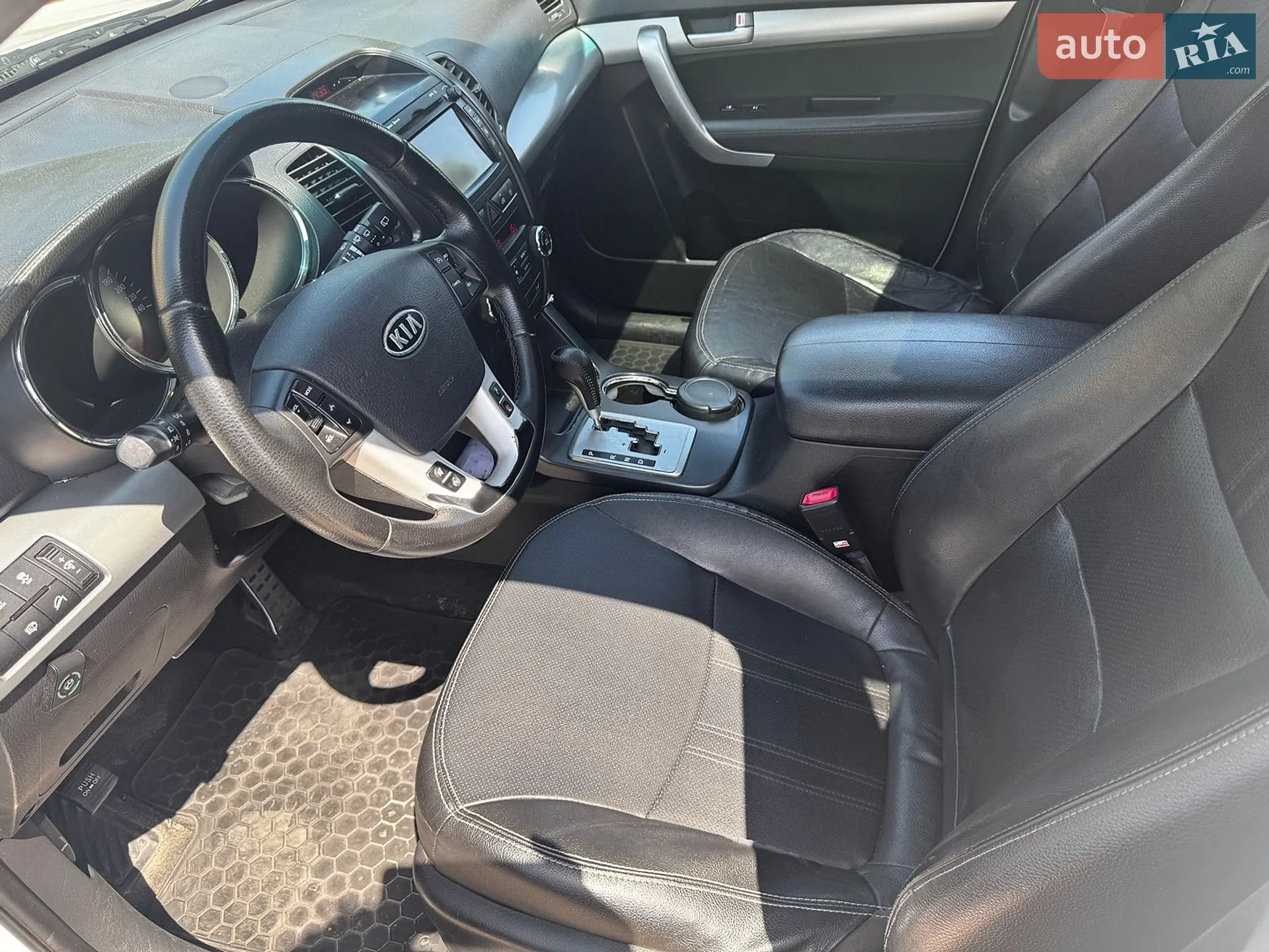 Kia Sorento 2012 VIN Y6DKU811DC5277924 фото оголошення 12 з 21