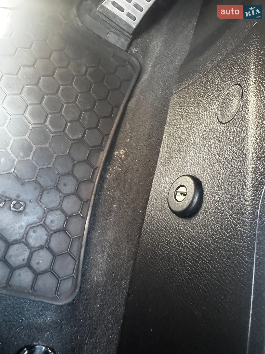 Kia Sorento 2012 VIN Y6DKU811DC5277924 фото оголошення 18 з 21