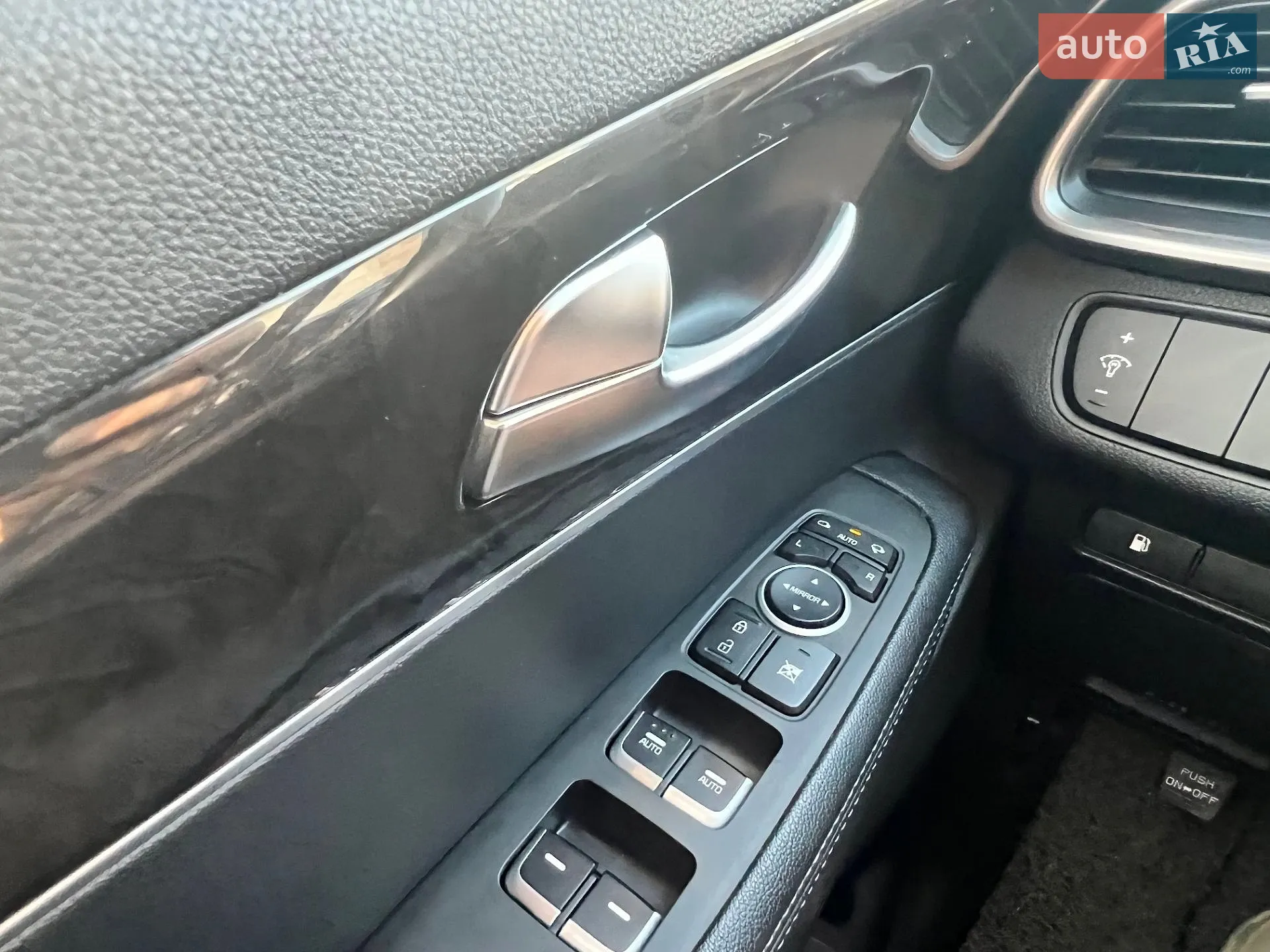 2017 Kia Sorento - мініатюра 16