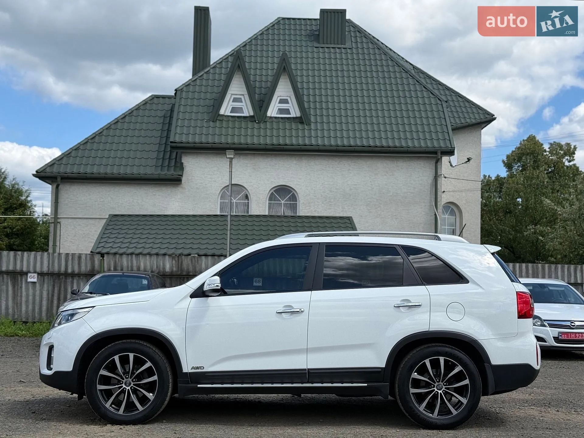 Kia Sorento 2012 VIN Y6DKU811DC5277924 фото оголошення 2 з 17