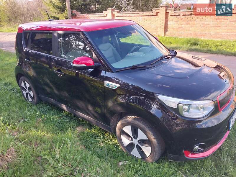 Позашляховик / Кросовер Kia Soul EV 2015 в Стрию