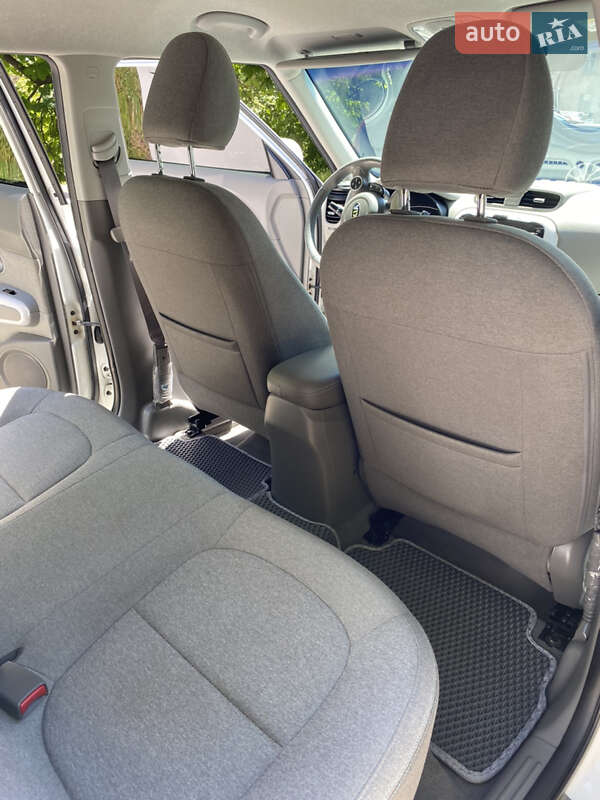 Позашляховик / Кросовер Kia Soul EV 2017 в Одесі фото 13 Позашляховик / Кросовер Kia Soul EV 2017 в Одесі