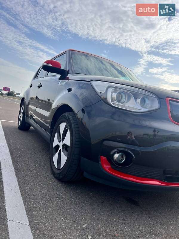 Внедорожник / Кроссовер Kia Soul EV 2015 в Одессе