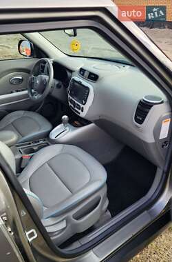 Позашляховик / Кросовер Kia Soul EV 2015 в 