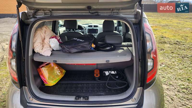 Внедорожник / Кроссовер Kia Soul EV 2015 в Камне-Каширском фото 4 Внедорожник / Кроссовер Kia Soul EV 2015 в Камне-Каширском