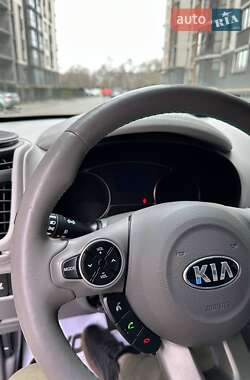 Внедорожник / Кроссовер Kia Soul EV 2017 в 