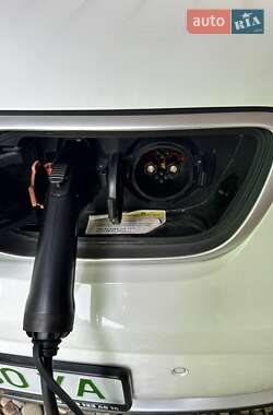Внедорожник / Кроссовер Kia Soul EV 2017 в 