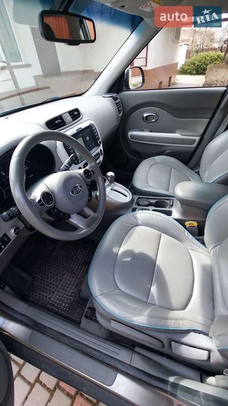 Позашляховик / Кросовер Kia Soul EV 2015 в Дубровиці