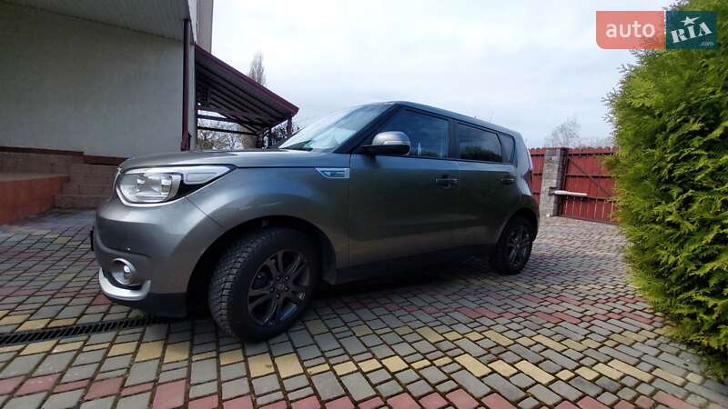 Позашляховик / Кросовер Kia Soul EV 2015 в Дубровиці
