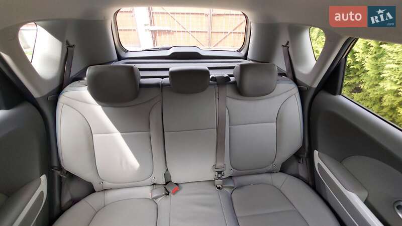 Позашляховик / Кросовер Kia Soul EV 2015 в Дубровиці