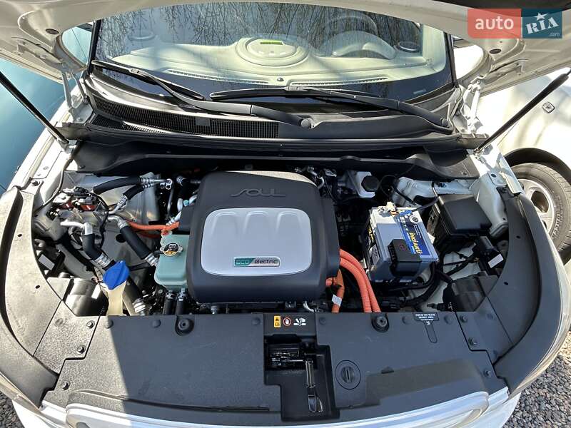 Внедорожник / Кроссовер Kia Soul EV 2016 в Одессе