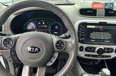 Позашляховик / Кросовер Kia Soul EV 2017 в 