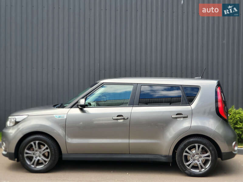 Позашляховик / Кросовер Kia Soul EV 2015 в Києві