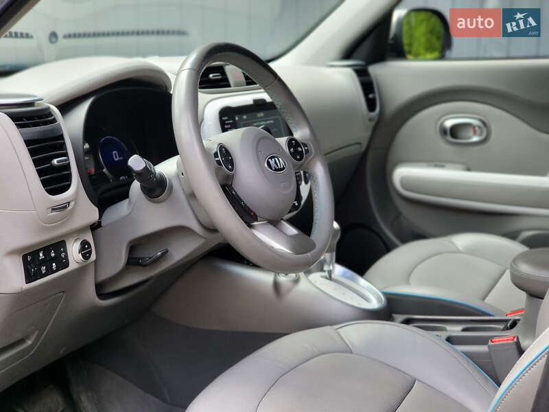 Позашляховик / Кросовер Kia Soul EV 2015 в Києві