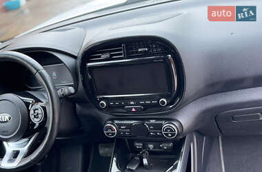 Внедорожник / Кроссовер Kia Soul EV 2019 в 