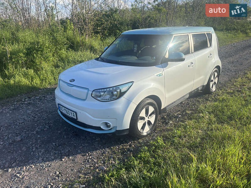 Позашляховик / Кросовер Kia Soul EV 2015 в Верхівцеві