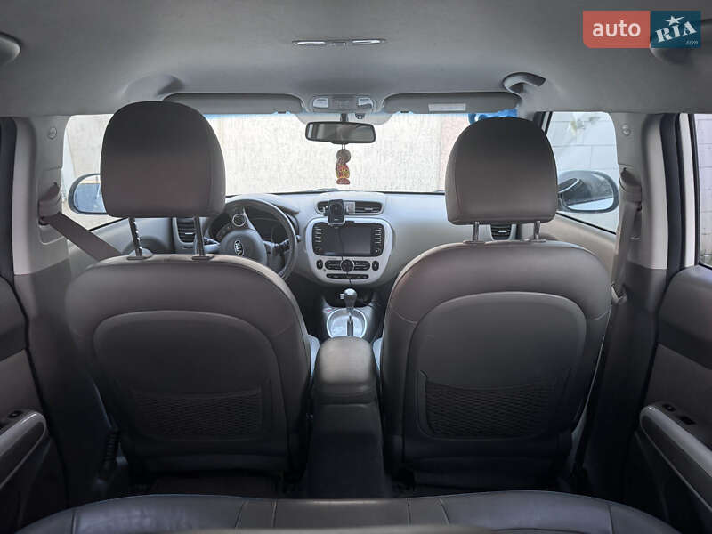 Позашляховик / Кросовер Kia Soul EV 2015 в Верхівцеві