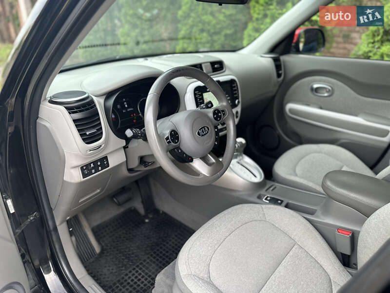 Позашляховик / Кросовер Kia Soul EV 2015 в Вінниці