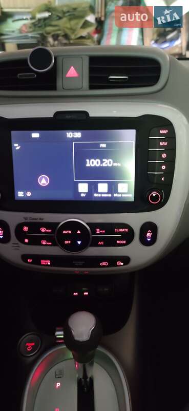 Внедорожник / Кроссовер Kia Soul EV 2015 в Ахтырке