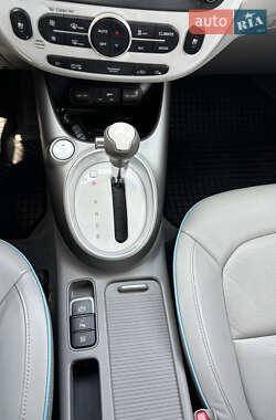 Внедорожник / Кроссовер Kia Soul EV 2016 в 