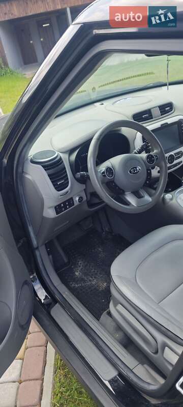Внедорожник / Кроссовер Kia Soul EV 2016 в Новояворовске