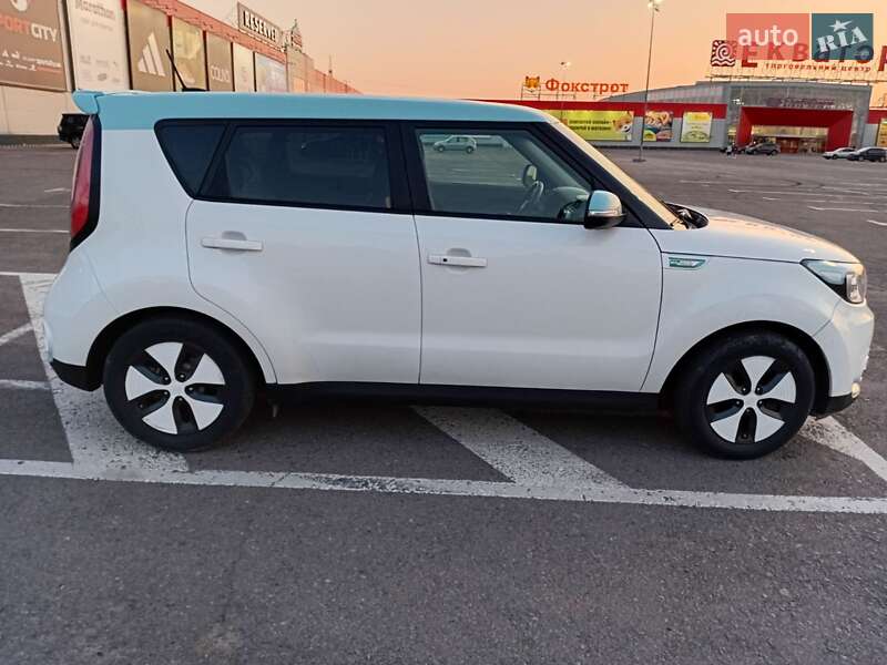 Kia Soul EV 2014