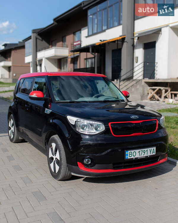 Внедорожник / Кроссовер Kia Soul EV 2015 в 