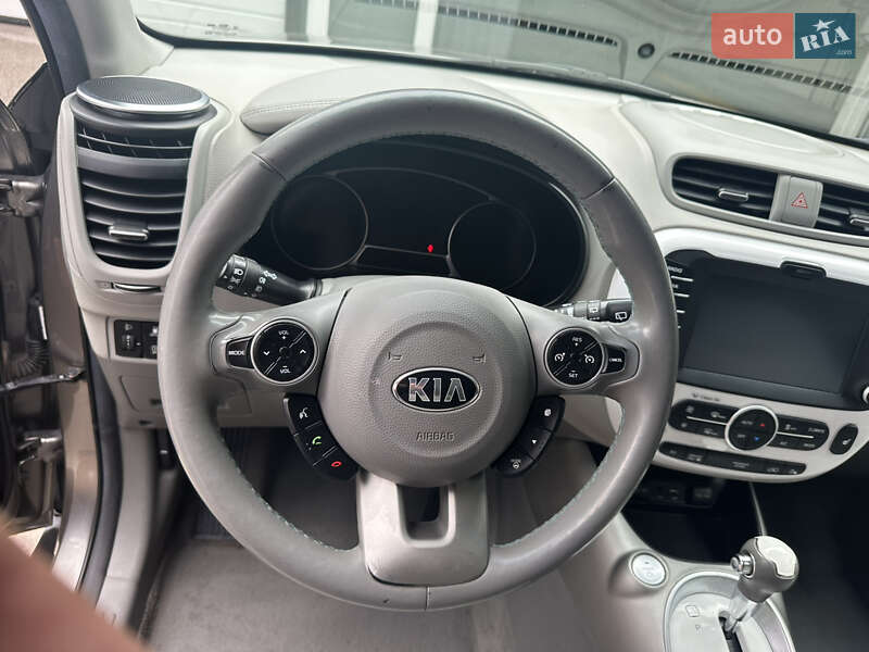 Позашляховик / Кросовер Kia Soul EV 2016 в Києві