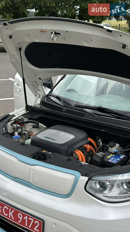 Позашляховик / Кросовер Kia Soul EV 2018 в Чернівцях