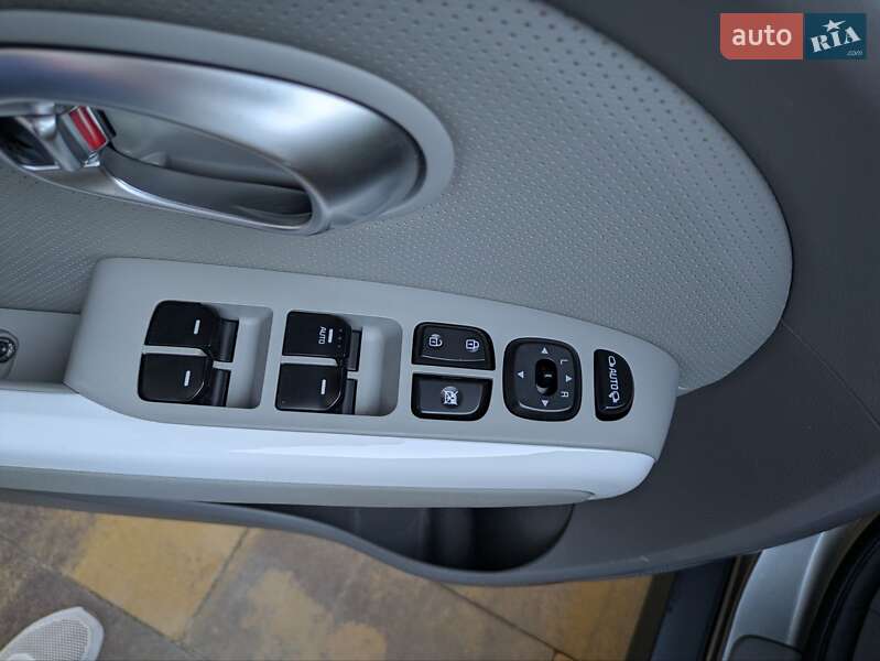 Позашляховик / Кросовер Kia Soul EV 2015 в Сумах фото 16 Позашляховик / Кросовер Kia Soul EV 2015 в Сумах