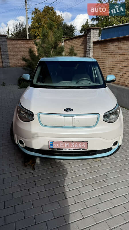 Внедорожник / Кроссовер Kia Soul EV 2015 в Виннице