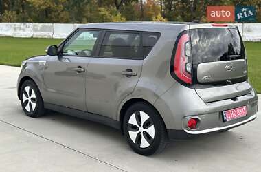 Позашляховик / Кросовер Kia Soul EV 2015 в  фото 6 Позашляховик / Кросовер Kia Soul EV 2015 в