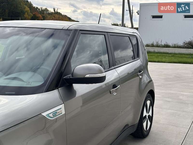 Позашляховик / Кросовер Kia Soul EV 2015 в Луцьку